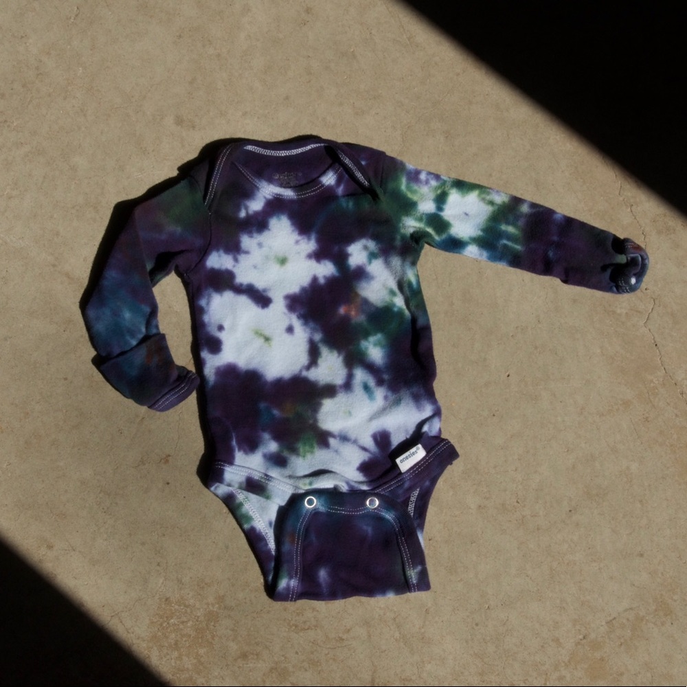 tie dye onesie [0-3mo]